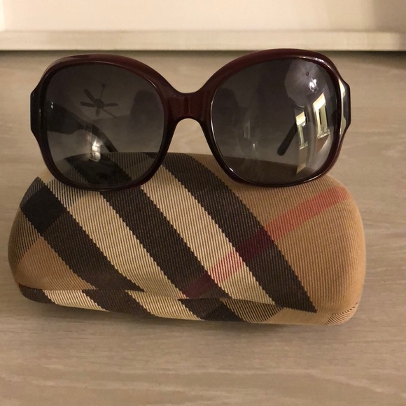 Burberry Accessories - Burberry Sunglasses